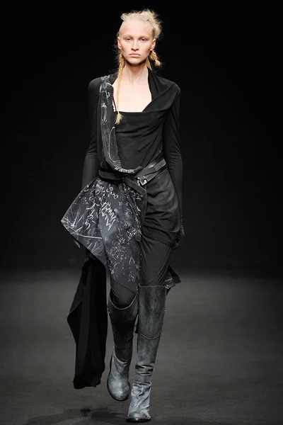 Look 17